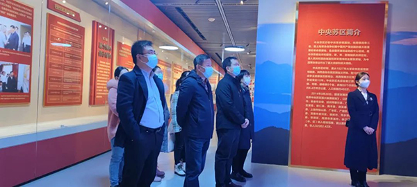 千亿体育集团(中国)股份有限公司官网党支部参加“参观苏区振兴十周年成就展及红色图书馆”的专题活动