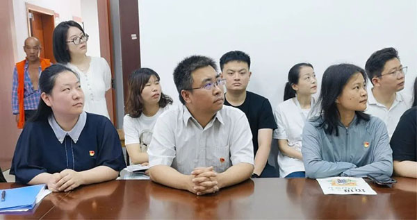 千亿体育集团(中国)股份有限公司官网党支部开展“推动垃圾分类，践行绿色发展”联合党建活动