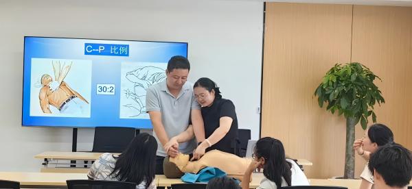 千亿体育集团(中国)股份有限公司官网、江西省工程咨询协会联合开展“珍惜生命、关爱健康”知识讲座